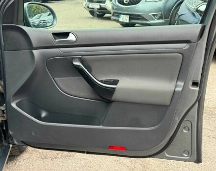 Серый Фольксваген Гольф, объемом двигателя 1.4 л и пробегом 271 тыс. км за 5090 $, фото 21 на Automoto.ua