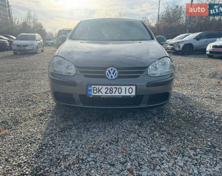 Серый Фольксваген Гольф, объемом двигателя 1.6 л и пробегом 180 тыс. км за 5900 $, фото 1 на Automoto.ua