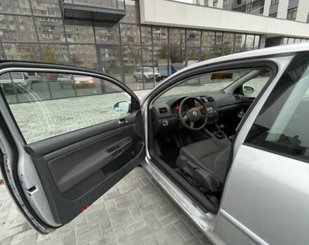 Сірий Фольксваген Гольф, об'ємом двигуна 1.39 л та пробігом 312 тис. км за 5000 $, фото 4 на Automoto.ua