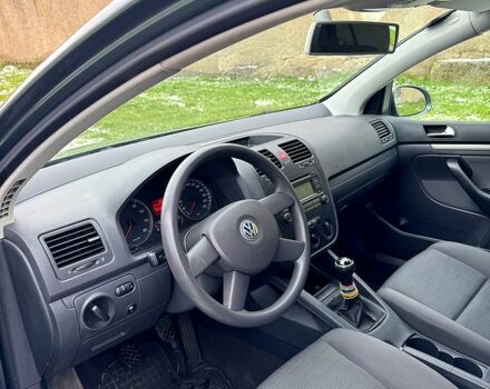 Серый Фольксваген Гольф, объемом двигателя 1.6 л и пробегом 211 тыс. км за 5600 $, фото 8 на Automoto.ua