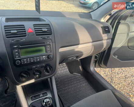 Серый Фольксваген Гольф, объемом двигателя 1.6 л и пробегом 180 тыс. км за 5900 $, фото 29 на Automoto.ua