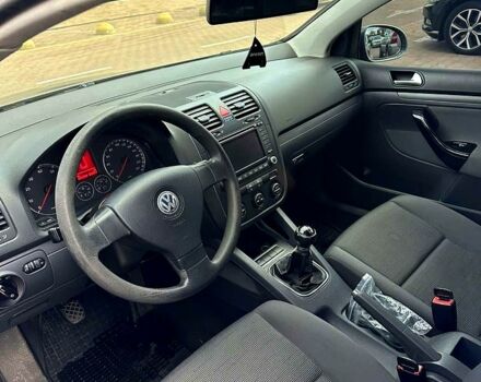 Сірий Фольксваген Гольф, об'ємом двигуна 1.4 л та пробігом 230 тис. км за 5100 $, фото 4 на Automoto.ua