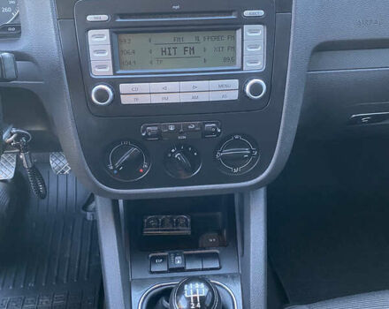 Фольксваген Гольф 2005 у Ямпіль на Automoto.ua Сірий Фольксваген Гольф, об'ємом двигуна 1.6 л та пробігом 266 тис. км за 5750 $, фото 25 на Automoto.ua