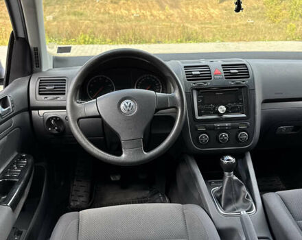 Серый Фольксваген Гольф, объемом двигателя 1.6 л и пробегом 225 тыс. км за 6000 $, фото 20 на Automoto.ua