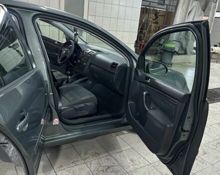 Серый Фольксваген Гольф, объемом двигателя 1.9 л и пробегом 300 тыс. км за 3200 $, фото 9 на Automoto.ua