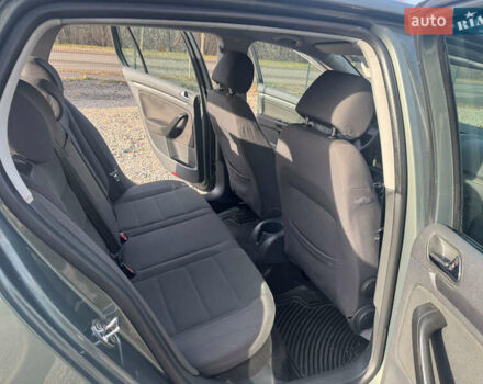 Серый Фольксваген Гольф, объемом двигателя 1.6 л и пробегом 180 тыс. км за 5900 $, фото 40 на Automoto.ua