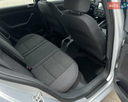 Серый Фольксваген Гольф, объемом двигателя 1.6 л и пробегом 220 тыс. км за 5850 $, фото 10 на Automoto.ua