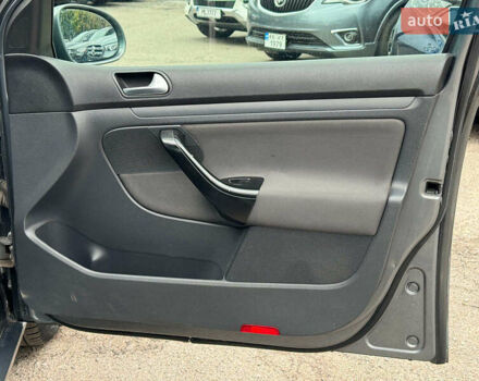 Серый Фольксваген Гольф, объемом двигателя 1.4 л и пробегом 271 тыс. км за 5190 $, фото 20 на Automoto.ua