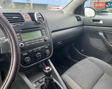 Сірий Фольксваген Гольф, об'ємом двигуна 1.6 л та пробігом 203 тис. км за 5200 $, фото 12 на Automoto.ua