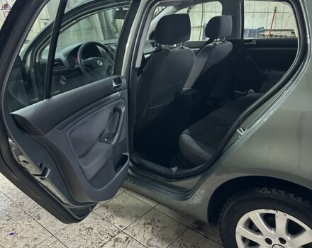 Серый Фольксваген Гольф, объемом двигателя 1.9 л и пробегом 300 тыс. км за 3200 $, фото 7 на Automoto.ua