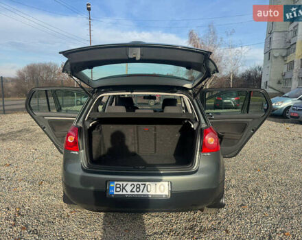 Серый Фольксваген Гольф, объемом двигателя 1.6 л и пробегом 180 тыс. км за 5900 $, фото 46 на Automoto.ua