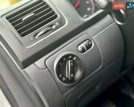 Серый Фольксваген Гольф, объемом двигателя 1.6 л и пробегом 178 тыс. км за 5790 $, фото 45 на Automoto.ua