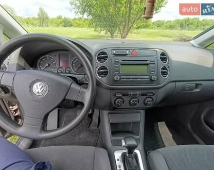 Серый Фольксваген Гольф, объемом двигателя 1.6 л и пробегом 273 тыс. км за 5600 $, фото 13 на Automoto.ua