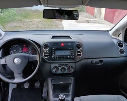Серый Фольксваген Гольф, объемом двигателя 1.6 л и пробегом 185 тыс. км за 5800 $, фото 24 на Automoto.ua