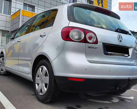 Серый Фольксваген Гольф, объемом двигателя 1.6 л и пробегом 250 тыс. км за 4800 $, фото 1 на Automoto.ua