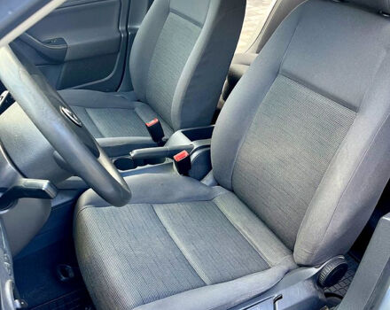 Серый Фольксваген Гольф, объемом двигателя 1.6 л и пробегом 280 тыс. км за 5400 $, фото 4 на Automoto.ua