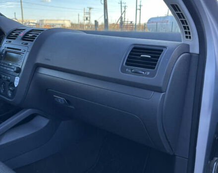 Серый Фольксваген Гольф, объемом двигателя 1.4 л и пробегом 202 тыс. км за 5600 $, фото 76 на Automoto.ua