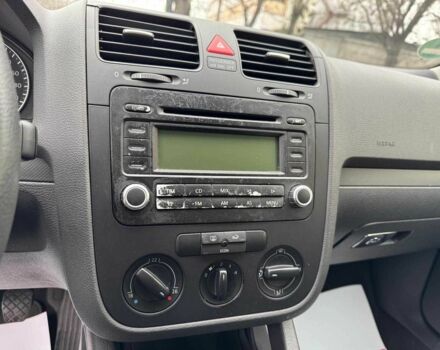 Серый Фольксваген Гольф, объемом двигателя 1.4 л и пробегом 216 тыс. км за 5490 $, фото 22 на Automoto.ua