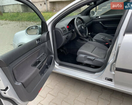 Серый Фольксваген Гольф, объемом двигателя 1.6 л и пробегом 220 тыс. км за 5850 $, фото 11 на Automoto.ua