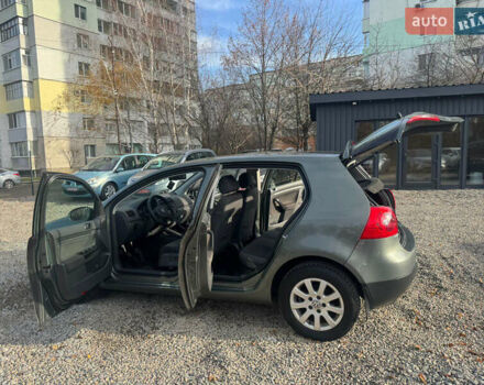 Серый Фольксваген Гольф, объемом двигателя 1.6 л и пробегом 180 тыс. км за 5900 $, фото 51 на Automoto.ua