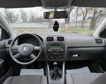 Серый Фольксваген Гольф, объемом двигателя 1.4 л и пробегом 216 тыс. км за 5490 $, фото 17 на Automoto.ua