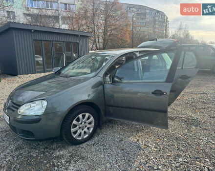 Серый Фольксваген Гольф, объемом двигателя 1.6 л и пробегом 180 тыс. км за 5900 $, фото 62 на Automoto.ua