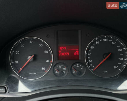 Серый Фольксваген Гольф, объемом двигателя 1.6 л и пробегом 220 тыс. км за 5850 $, фото 16 на Automoto.ua