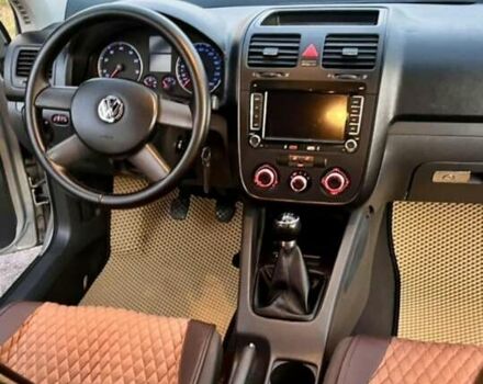 Серый Фольксваген Гольф, объемом двигателя 1.6 л и пробегом 285 тыс. км за 5900 $, фото 4 на Automoto.ua