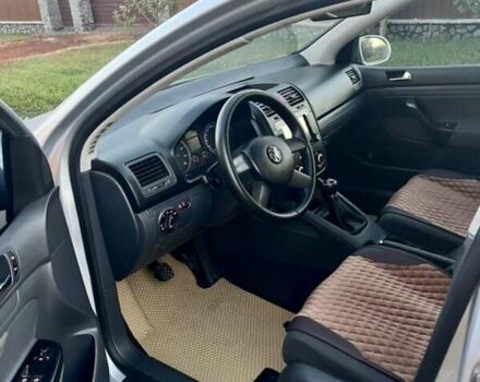 Серый Фольксваген Гольф, объемом двигателя 1.6 л и пробегом 285 тыс. км за 5900 $, фото 1 на Automoto.ua