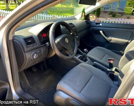 Сірий Фольксваген Гольф, об'ємом двигуна 1.6 л та пробігом 215 тис. км за 5150 $, фото 3 на Automoto.ua