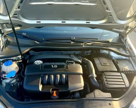 Серый Фольксваген Гольф, объемом двигателя 1.6 л и пробегом 290 тыс. км за 5850 $, фото 4 на Automoto.ua