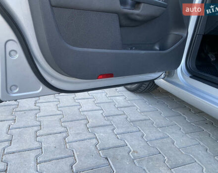 Фольксваген Гольф 2005 у Ямпіль на Automoto.ua Сірий Фольксваген Гольф, об'ємом двигуна 1.6 л та пробігом 266 тис. км за 5750 $, фото 29 на Automoto.ua