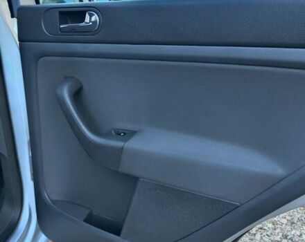 Сірий Фольксваген Гольф, об'ємом двигуна 1.6 л та пробігом 185 тис. км за 5800 $, фото 29 на Automoto.ua