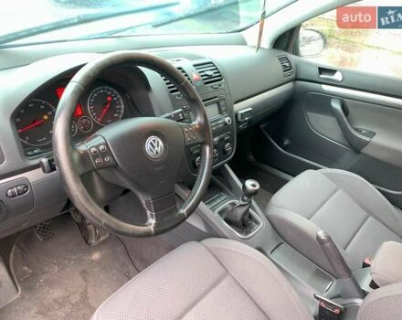 Сірий Фольксваген Гольф, об'ємом двигуна 2 л та пробігом 185 тис. км за 5990 $, фото 24 на Automoto.ua