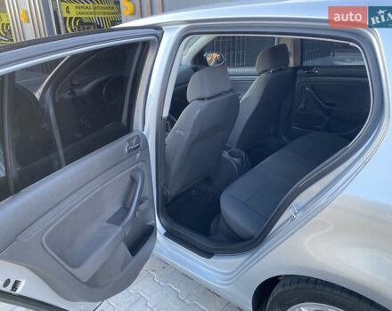 Фольксваген Гольф 2005 у Ямпіль на Automoto.ua Сірий Фольксваген Гольф, об'ємом двигуна 1.6 л та пробігом 266 тис. км за 5750 $, фото 13 на Automoto.ua