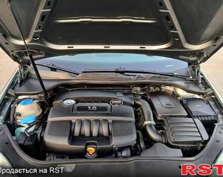 Серый Фольксваген Гольф, объемом двигателя 1.6 л и пробегом 189 тыс. км за 6100 $, фото 4 на Automoto.ua