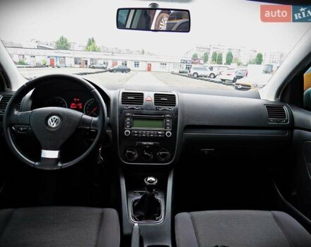 Сірий Фольксваген Гольф, об'ємом двигуна 1.6 л та пробігом 226 тис. км за 5000 $, фото 11 на Automoto.ua