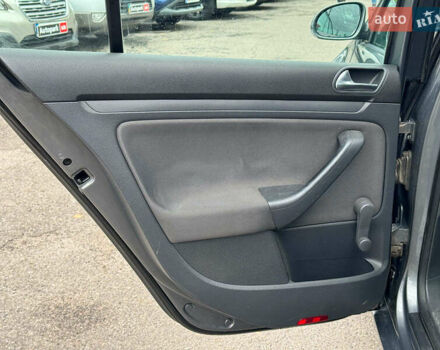 Серый Фольксваген Гольф, объемом двигателя 1.4 л и пробегом 271 тыс. км за 5190 $, фото 15 на Automoto.ua