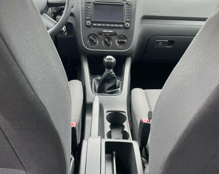 Серый Фольксваген Гольф, объемом двигателя 1.4 л и пробегом 203 тыс. км за 5400 $, фото 71 на Automoto.ua