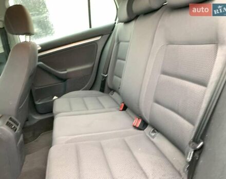 Сірий Фольксваген Гольф, об'ємом двигуна 2 л та пробігом 185 тис. км за 5990 $, фото 26 на Automoto.ua