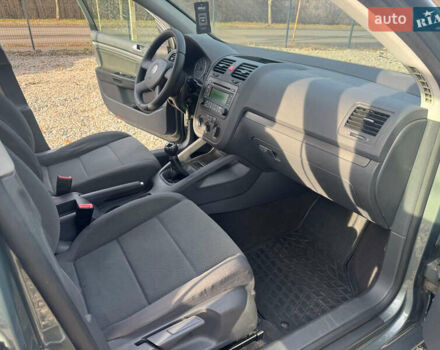 Серый Фольксваген Гольф, объемом двигателя 1.6 л и пробегом 180 тыс. км за 5900 $, фото 26 на Automoto.ua