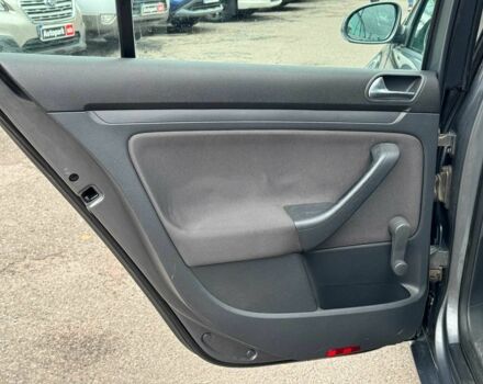 Серый Фольксваген Гольф, объемом двигателя 1.4 л и пробегом 271 тыс. км за 5090 $, фото 16 на Automoto.ua