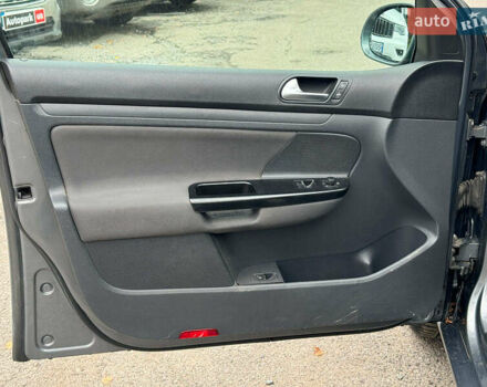 Серый Фольксваген Гольф, объемом двигателя 1.4 л и пробегом 271 тыс. км за 5190 $, фото 10 на Automoto.ua