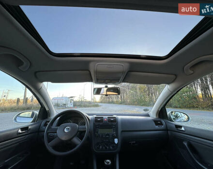 Серый Фольксваген Гольф, объемом двигателя 1.4 л и пробегом 202 тыс. км за 5600 $, фото 59 на Automoto.ua