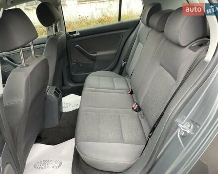 Серый Фольксваген Гольф, объемом двигателя 1.6 л и пробегом 262 тыс. км за 6950 $, фото 57 на Automoto.ua