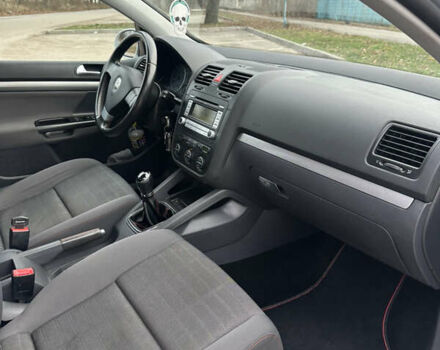 Серый Фольксваген Гольф, объемом двигателя 1.6 л и пробегом 214 тыс. км за 6500 $, фото 6 на Automoto.ua