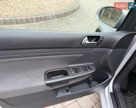 Серый Фольксваген Гольф, объемом двигателя 1.6 л и пробегом 247 тыс. км за 6800 $, фото 7 на Automoto.ua