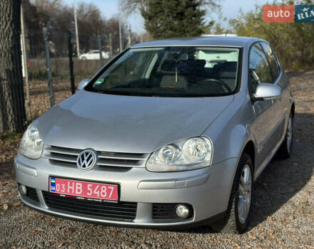 Серый Фольксваген Гольф, объемом двигателя 1.6 л и пробегом 235 тыс. км за 5100 $, фото 5 на Automoto.ua