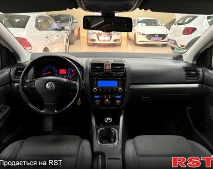 Серый Фольксваген Гольф, объемом двигателя 1.6 л и пробегом 187 тыс. км за 6500 $, фото 11 на Automoto.ua