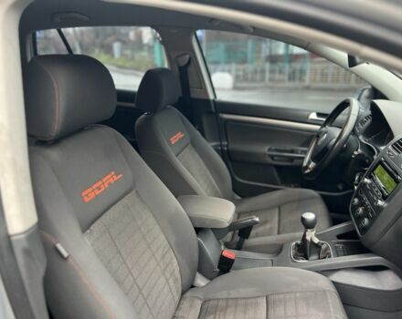 Серый Фольксваген Гольф, объемом двигателя 1.4 л и пробегом 305 тыс. км за 3600 $, фото 21 на Automoto.ua